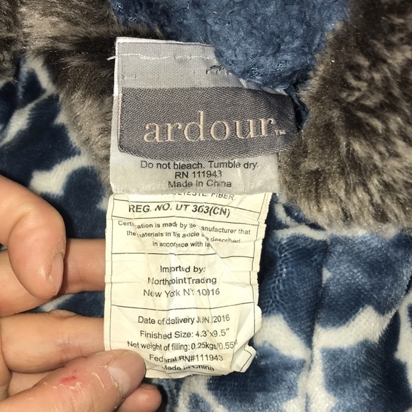 Ardour blue and white slippers. Size 8. - Picture 4 of 12